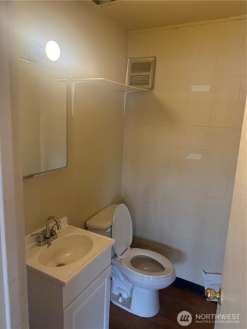 420 auburn Way N, Auburn, WA 98002