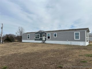 423972 E 1060 Road, Checotah, OK 74426