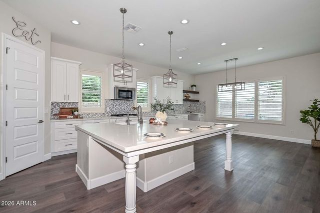 18373 W SELLS Drive, Goodyear, AZ 85395