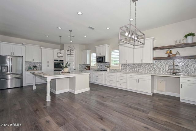 18373 W SELLS Drive, Goodyear, AZ 85395