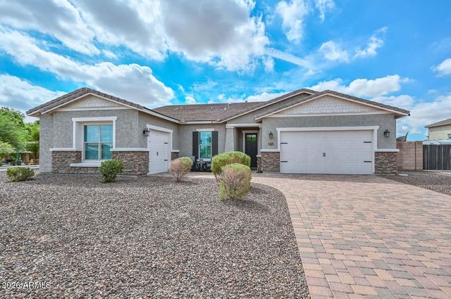 18373 W SELLS Drive, Goodyear, AZ 85395