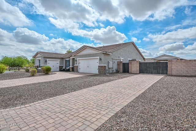 18373 W SELLS Drive, Goodyear, AZ 85395