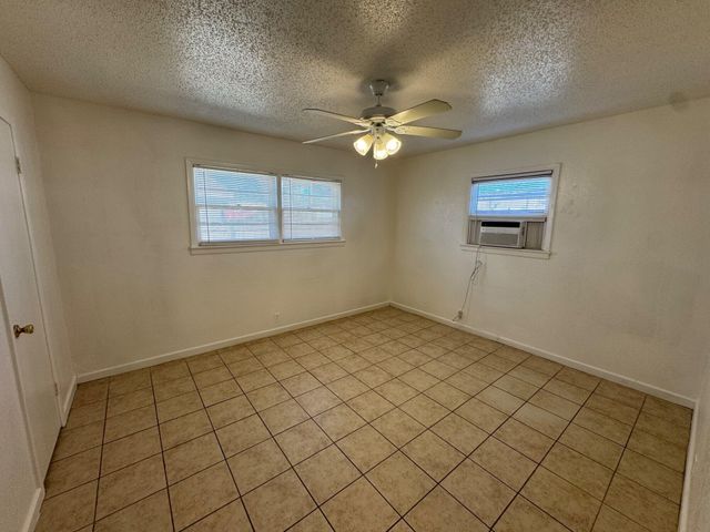 2208 35th Street, B, Lubbock, TX 79412
