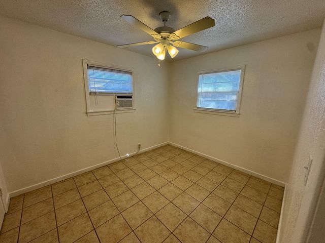 2208 35th Street, B, Lubbock, TX 79412