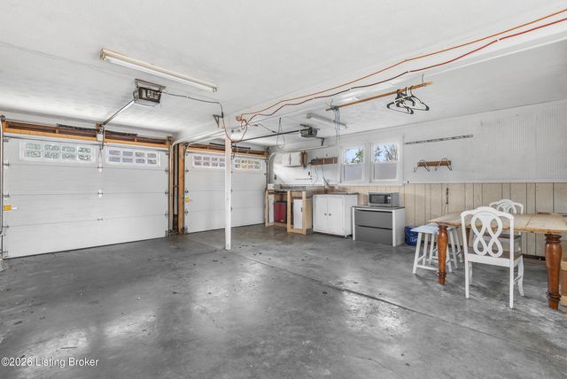 30 Narwood Dr, Louisville, KY 40299