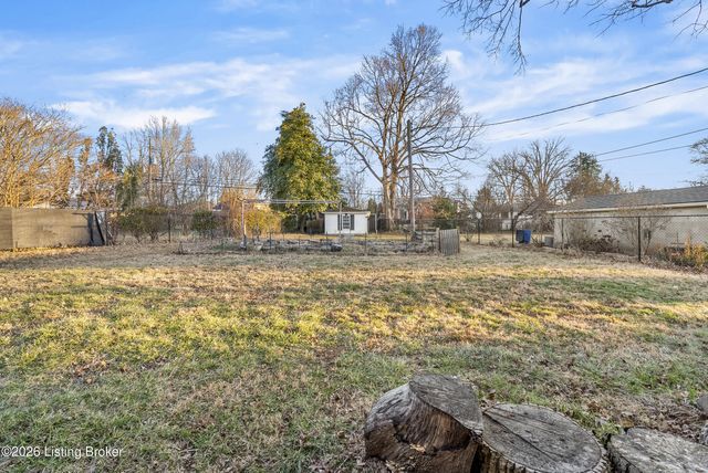 30 Narwood Dr, Louisville, KY 40299