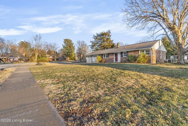 30 Narwood Dr, Louisville, KY 40299