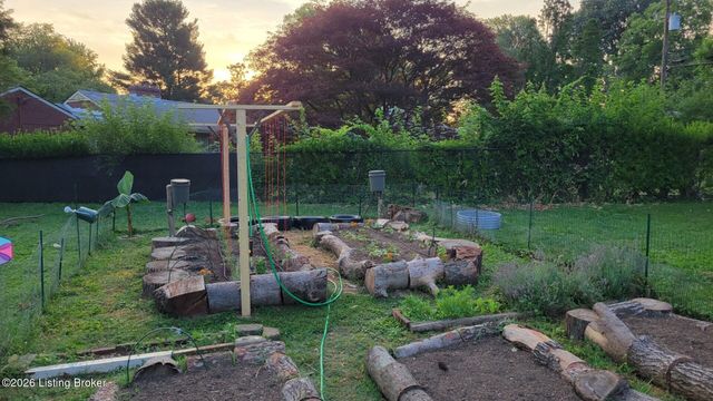 30 Narwood Dr, Louisville, KY 40299