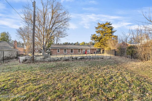 30 Narwood Dr, Louisville, KY 40299