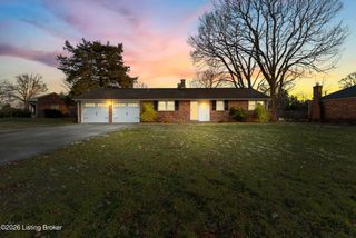 30 Narwood Dr, Louisville, KY 40299