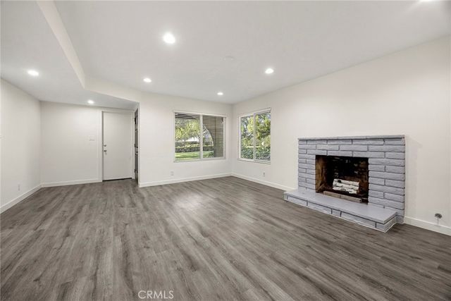 369 San Juan Way, La Canada Flintridge, CA 91011