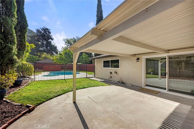 369 San Juan Way, La Canada Flintridge, CA 91011