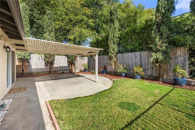369 San Juan Way, La Canada Flintridge, CA 91011