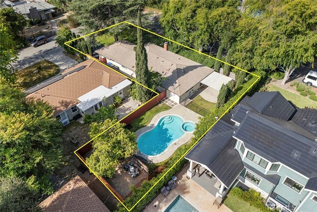 369 San Juan Way, La Canada Flintridge, CA 91011