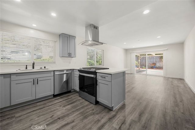 369 San Juan Way, La Canada Flintridge, CA 91011