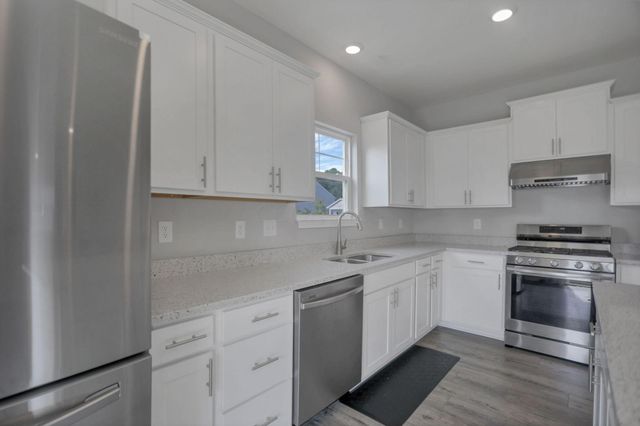 611 Timber Valley Drive, Pataskala, OH 43062