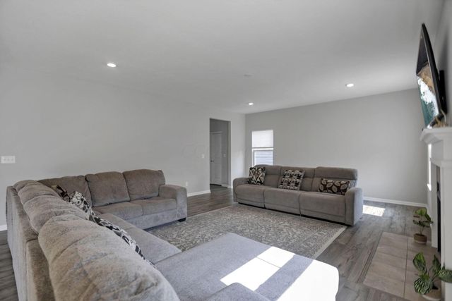 611 Timber Valley Drive, Pataskala, OH 43062