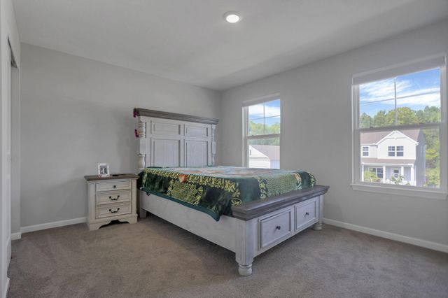 611 Timber Valley Drive, Pataskala, OH 43062