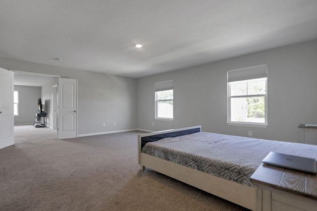 611 Timber Valley Drive, Pataskala, OH 43062