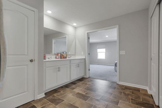 611 Timber Valley Drive, Pataskala, OH 43062
