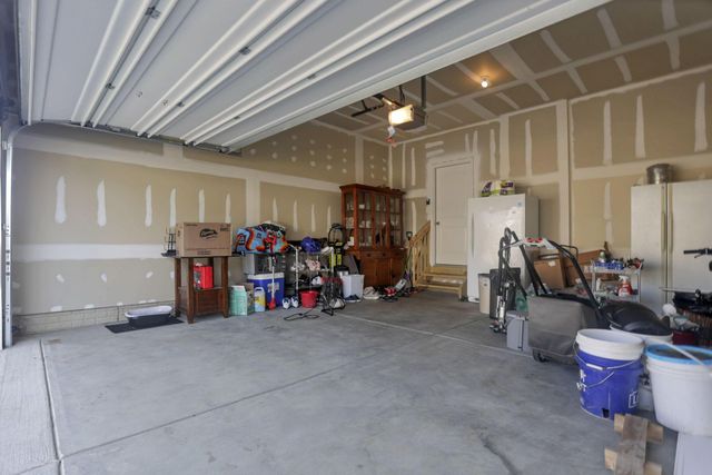 611 Timber Valley Drive, Pataskala, OH 43062