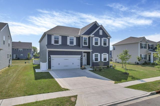 611 Timber Valley Drive, Pataskala, OH 43062