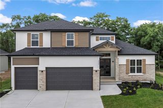 2620 NE Woodland Oak Drive, Lee's Summit, MO 64086