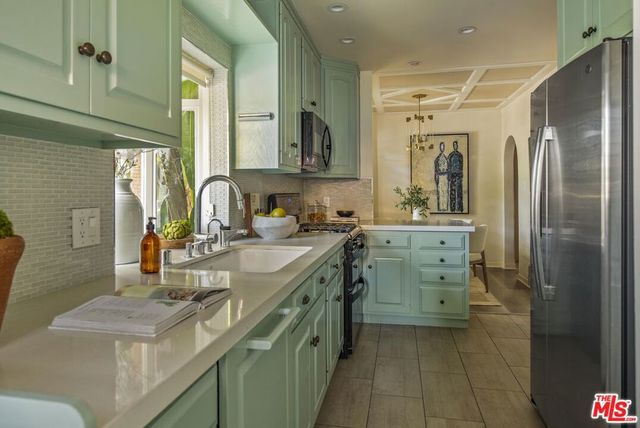 156 S La Peer Drive, Beverly Hills, CA 90211