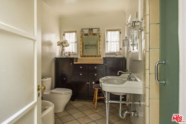 156 S La Peer Drive, Beverly Hills, CA 90211