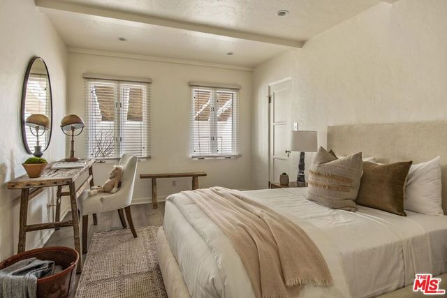 156 S La Peer Drive, Beverly Hills, CA 90211