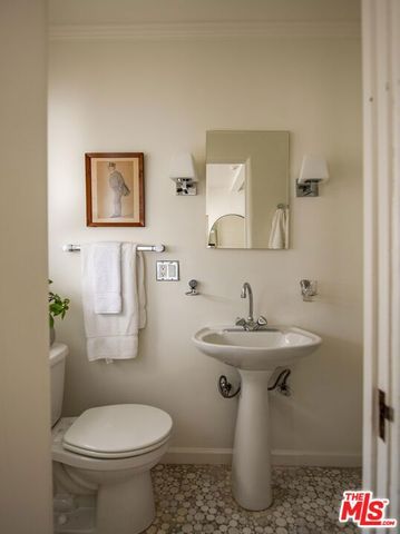 156 S La Peer Drive, Beverly Hills, CA 90211