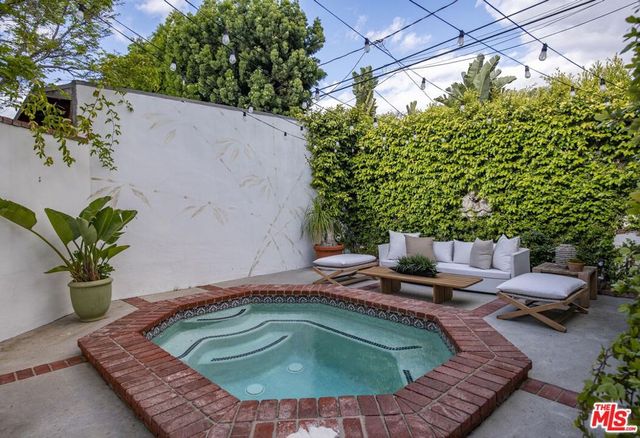 156 S La Peer Drive, Beverly Hills, CA 90211