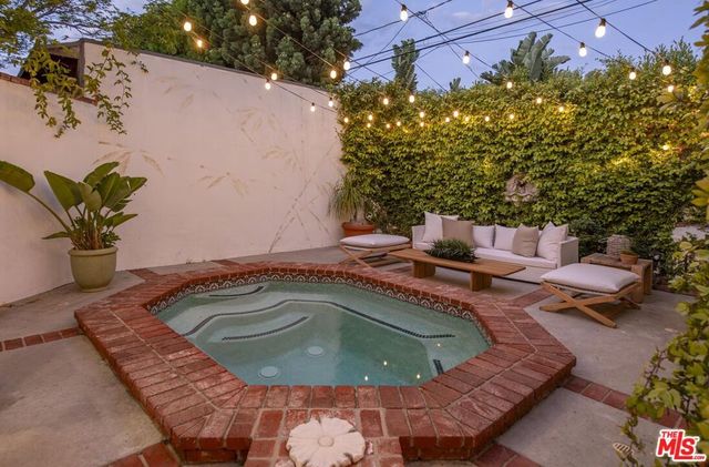 156 S La Peer Drive, Beverly Hills, CA 90211