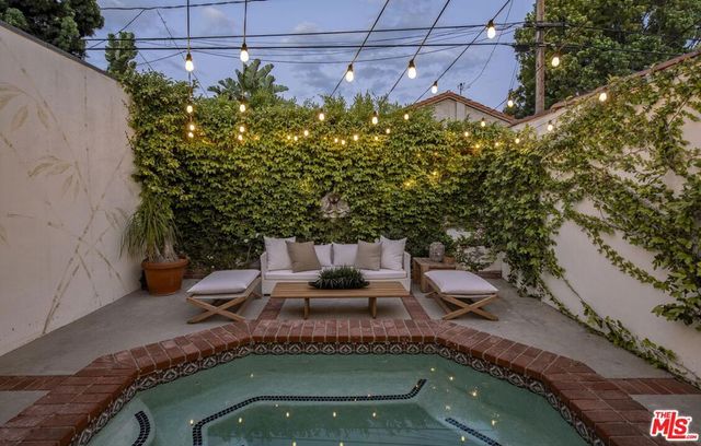 156 S La Peer Drive, Beverly Hills, CA 90211