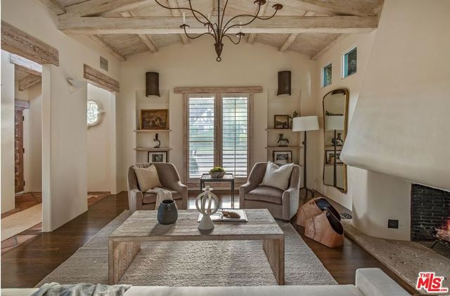 156 S La Peer Drive, Beverly Hills, CA 90211