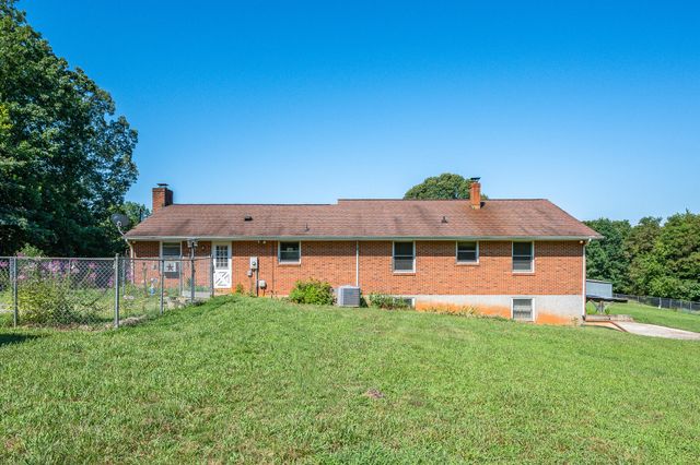 1874 Hales Ford RD, Moneta, VA 24121