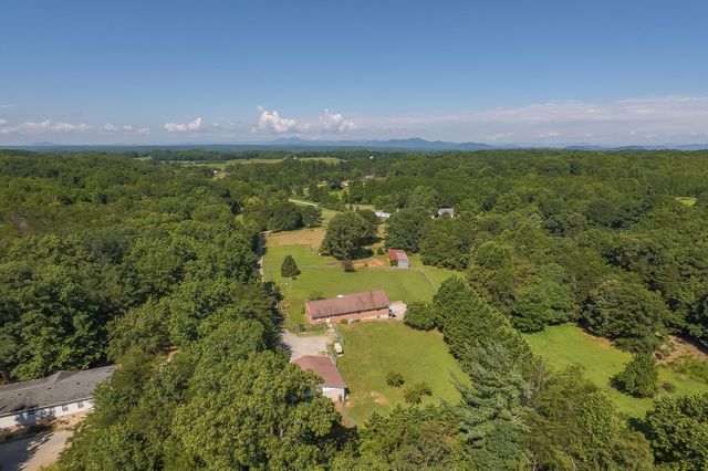 1874 Hales Ford RD, Moneta, VA 24121
