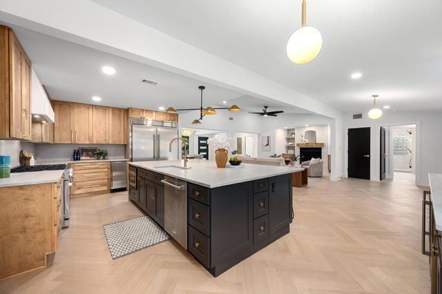 7300 Greenhaven DR, Austin, TX 78757