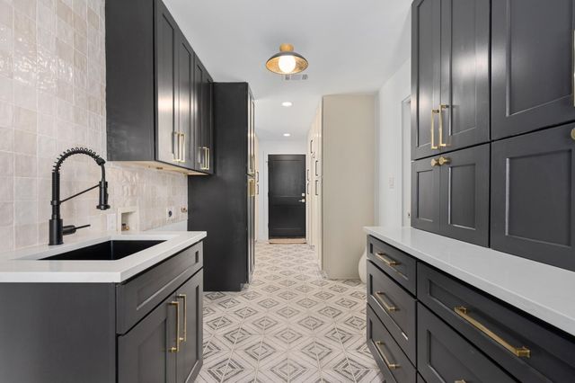 7300 Greenhaven DR, Austin, TX 78757