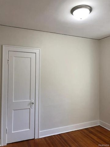 1052 Beaconsfield Ave., Grosse Pointe Park, MI 48230