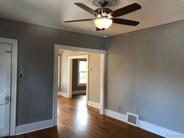 1052 Beaconsfield Ave., Grosse Pointe Park, MI 48230