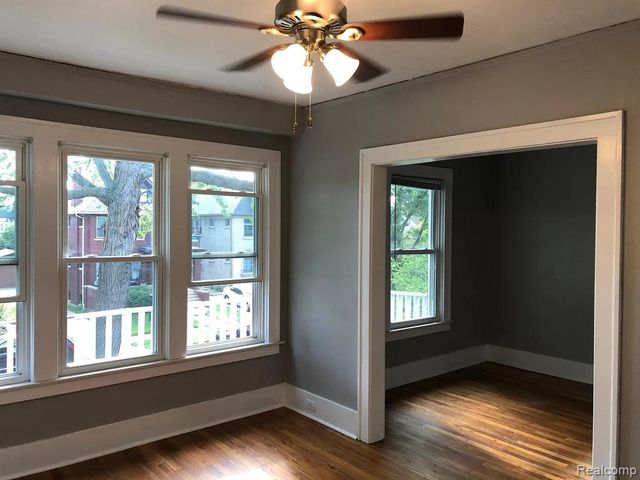 1052 Beaconsfield Ave., Grosse Pointe Park, MI 48230