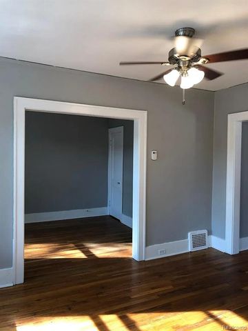 1052 Beaconsfield Ave., Grosse Pointe Park, MI 48230