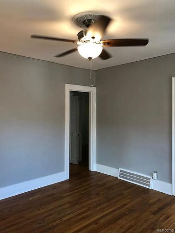 1052 Beaconsfield Ave., Grosse Pointe Park, MI 48230