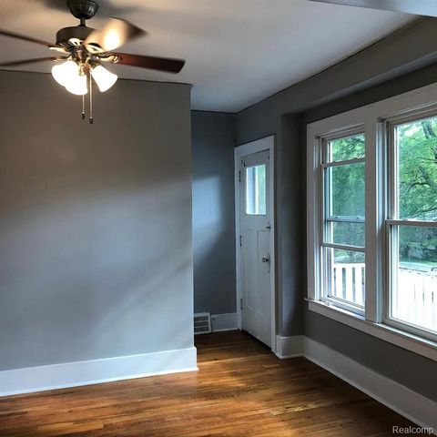 1052 Beaconsfield Ave., Grosse Pointe Park, MI 48230