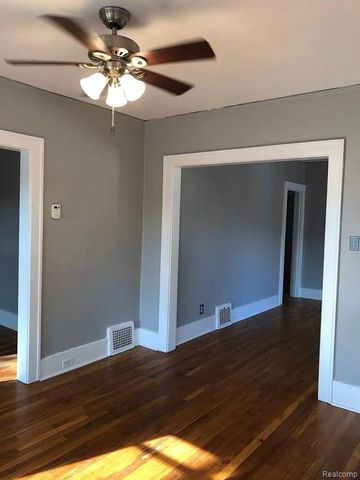 1052 Beaconsfield Ave., Grosse Pointe Park, MI 48230