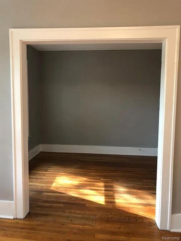 1052 Beaconsfield Ave., Grosse Pointe Park, MI 48230