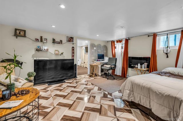 11510 Van Wyck Expressway, South Ozone Park, NY 11420