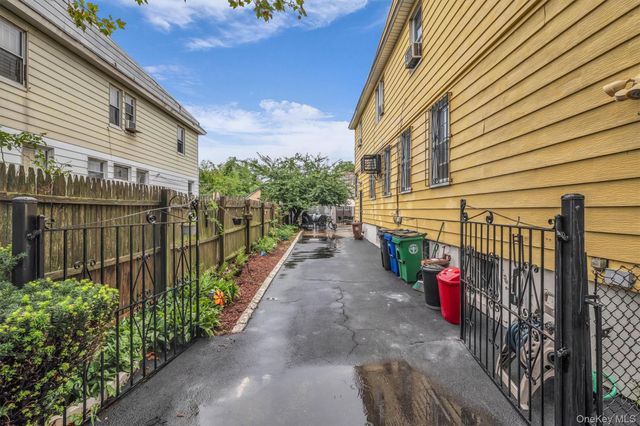 11510 Van Wyck Expressway, South Ozone Park, NY 11420