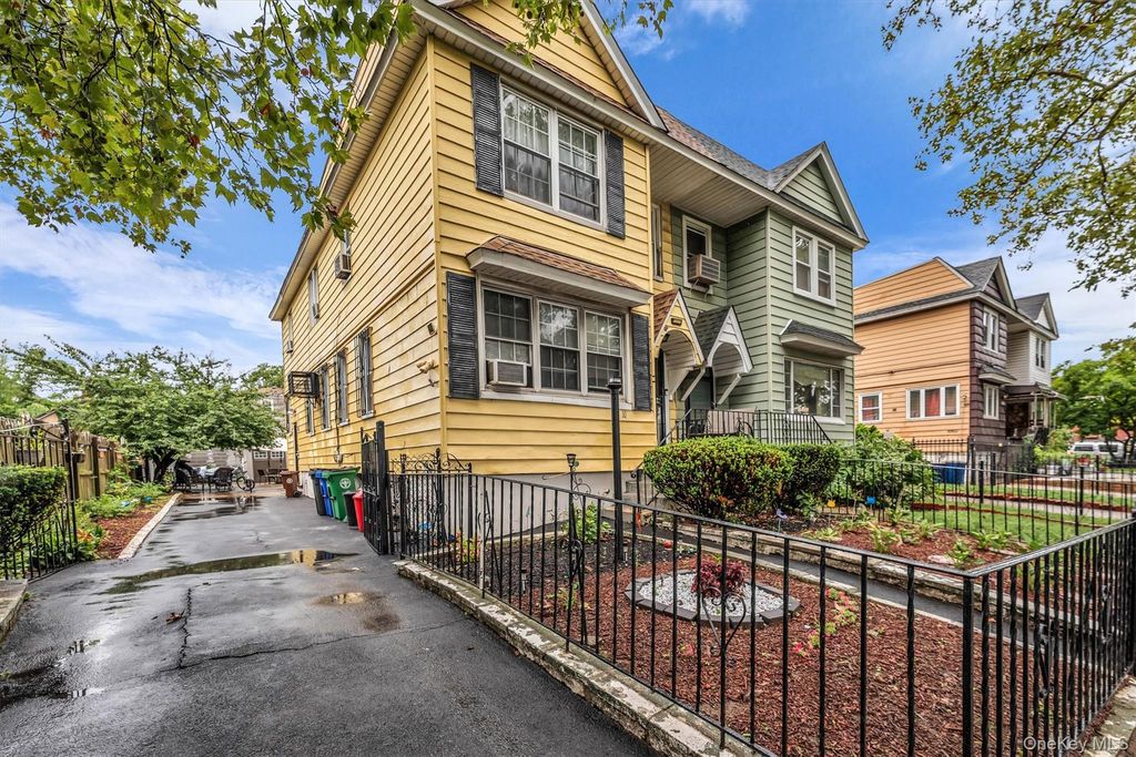 11510 Van Wyck Expressway, South Ozone Park, NY 11420